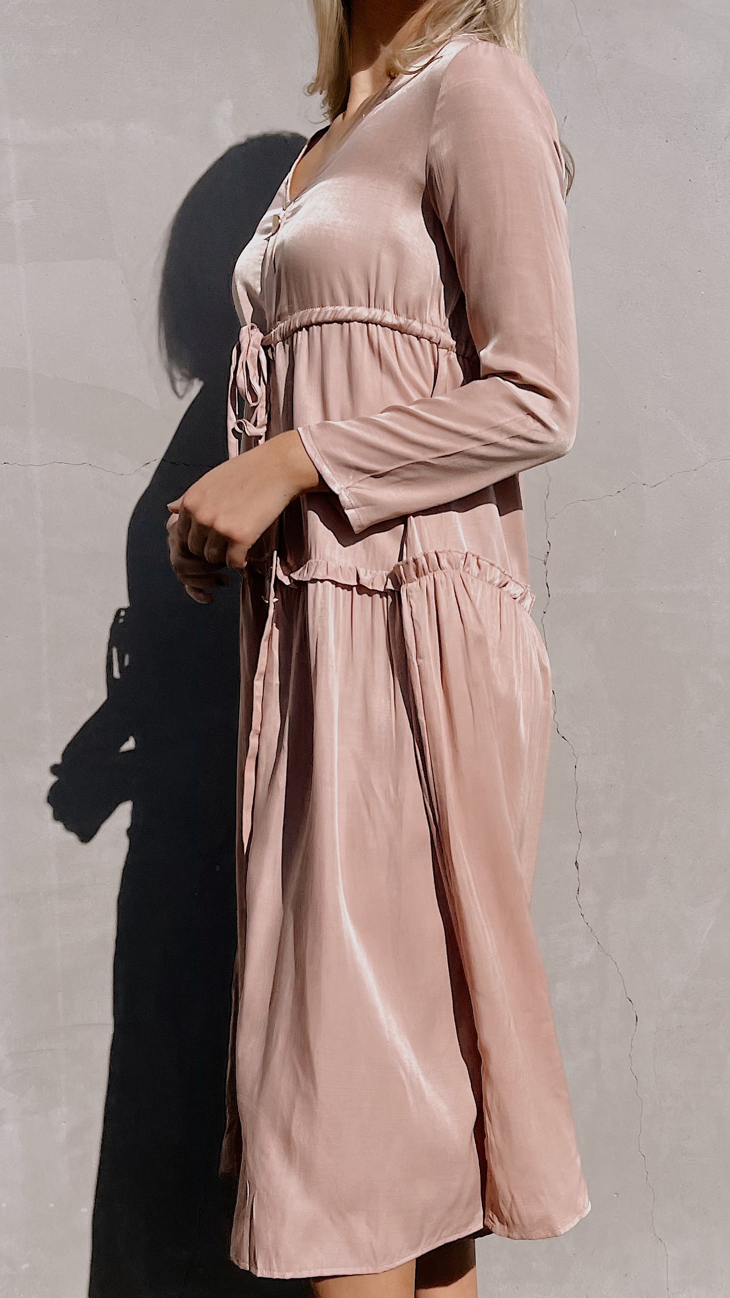 Pink Long Sleeve Drawstring Dress – Les Femmes